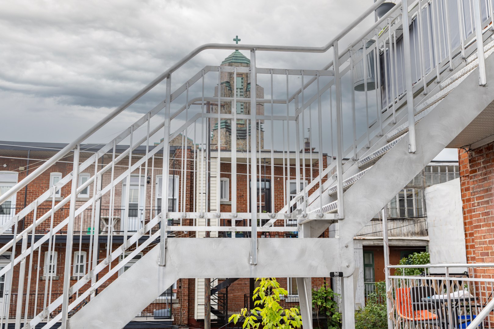 Cours arrière | Montréal | Bell Aluminium