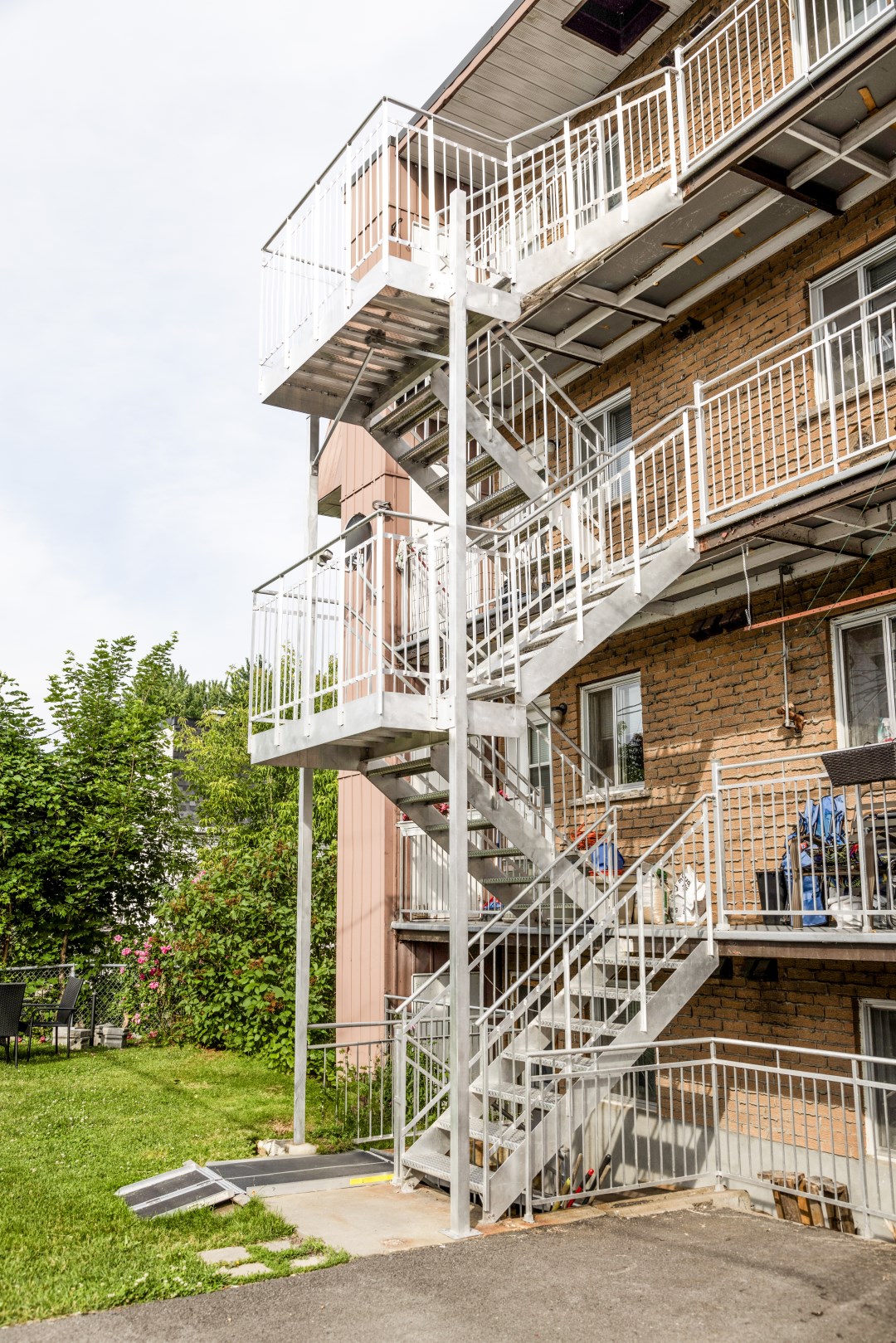 Cours arrière | Montréal | Bell Aluminium